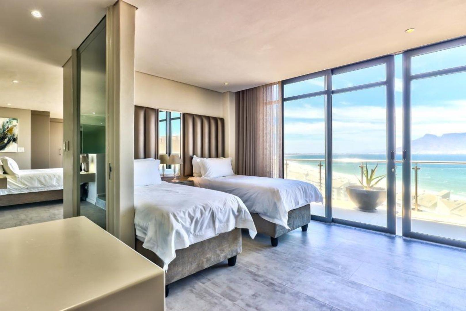 4 Bedroom Property for Sale in Bloubergrant Western Cape